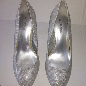 CALL IT SPRING silver GLITTER PLATFORM HEELS Sz 7.5 Pre-Owned
